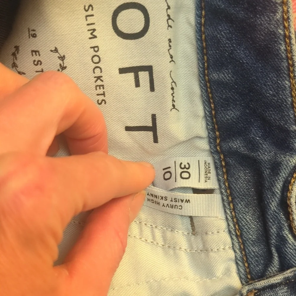 Loft Medium Wash Raw Hem Button Fly Curvy High Waist Skinny Jeans - Picture 4 of 5